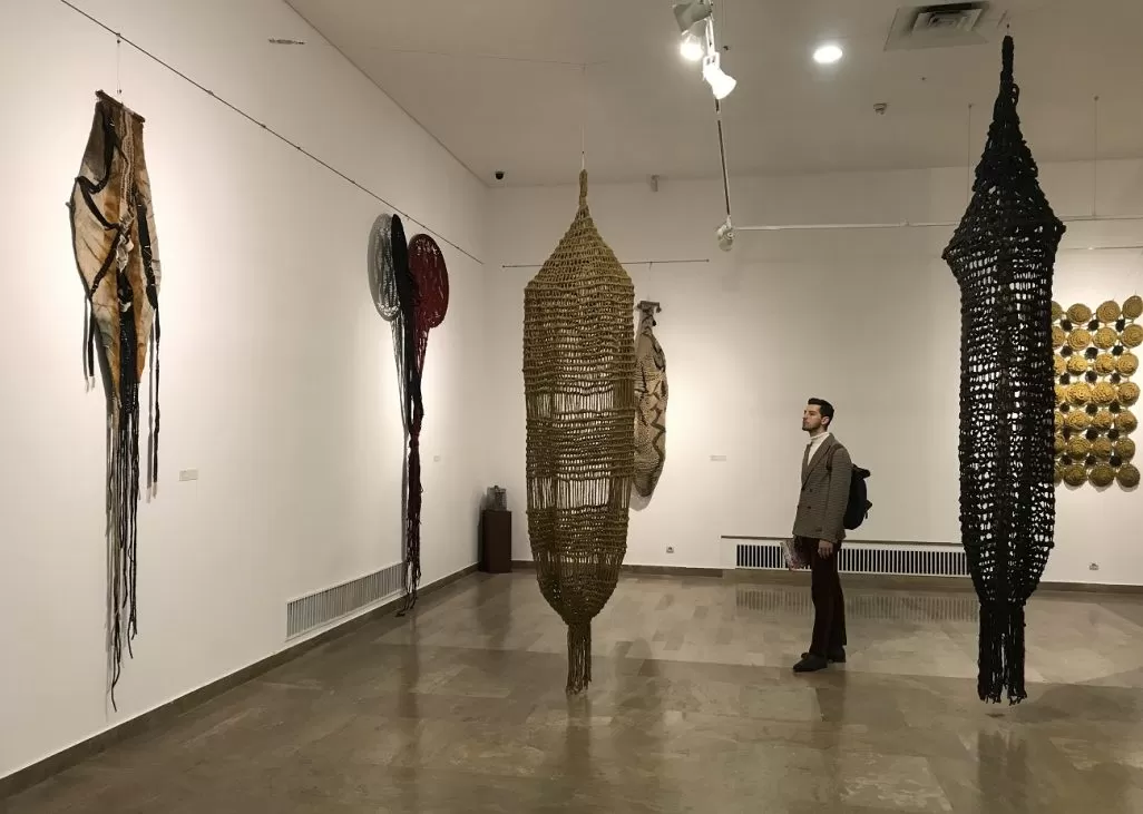 zoe%20vida%20porumb%20-%20expozit%CC%A6ie%20MNAR