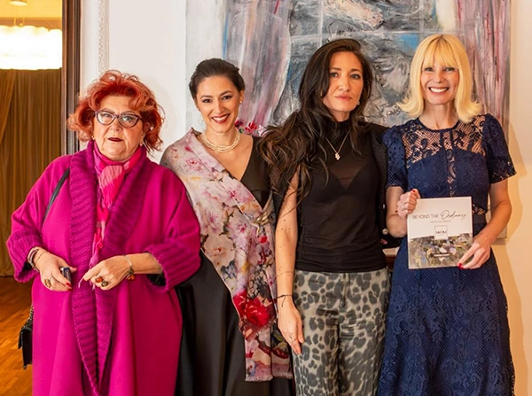 dincolo-de-obisnuit-expozitie-de-arta-plastica-la-Win-Gallery