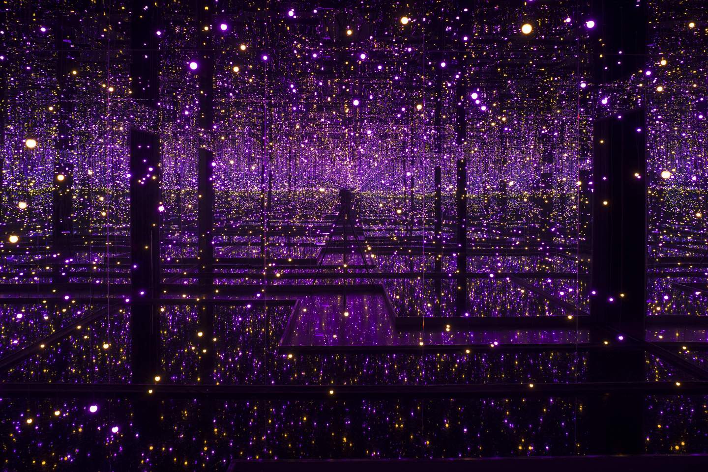 yayoi-kusama-infinity-mirror-rooms