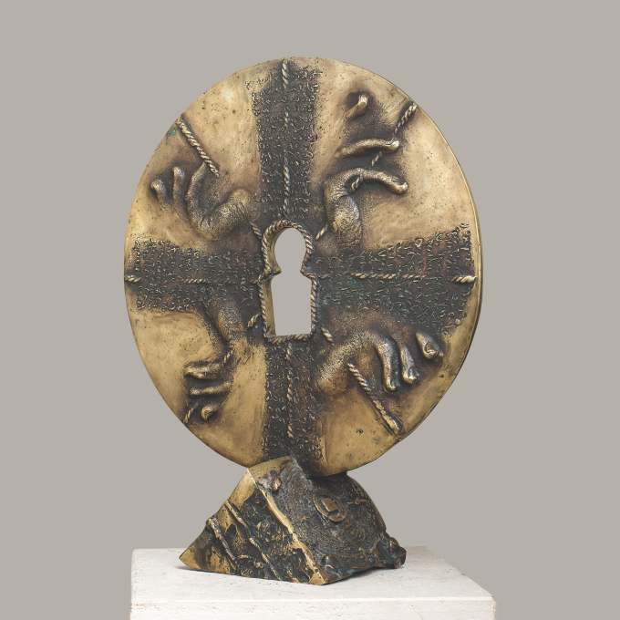 ana-zoia-pop-sculptura-bronz-20214-win-gallery.jpg-bucuresti